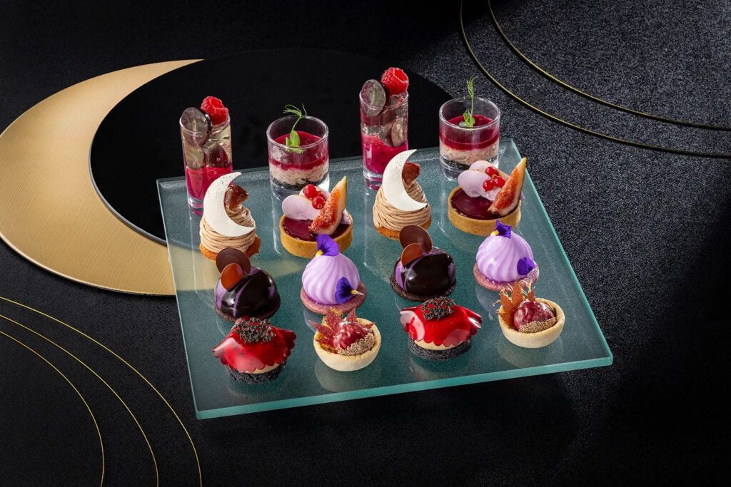 Conrad Tokyo’s Halloween Afternoon Tea "Graceful Moon"
