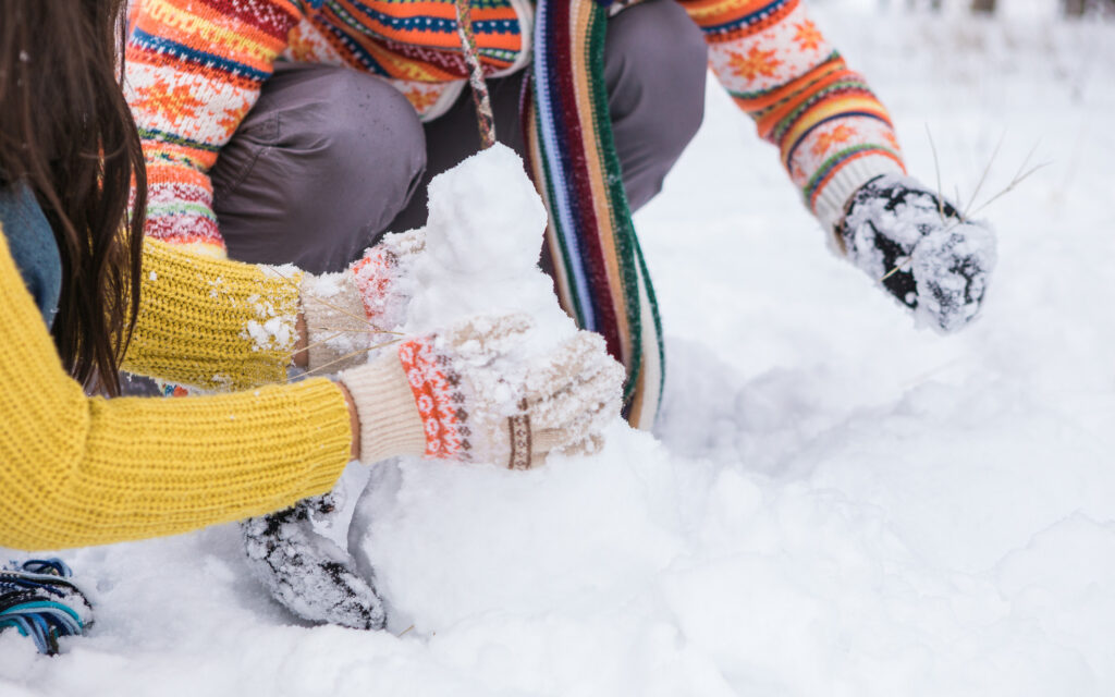 snow date couple
