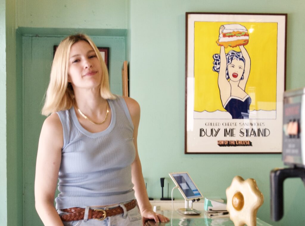 Lauren Rose Kocher (USA): Buy Me Stand