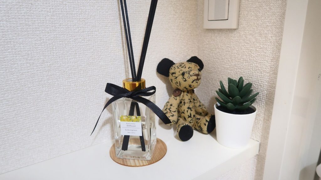 Invest In A Reed Diffuser Turn Your Tokyo Apartment's Bathroom Into a Cozy Place of Zen