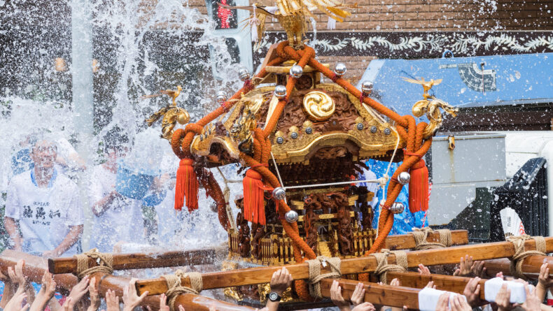Fukagawa Hachiman Matsuri (Tokyo) Japanese summer festivals